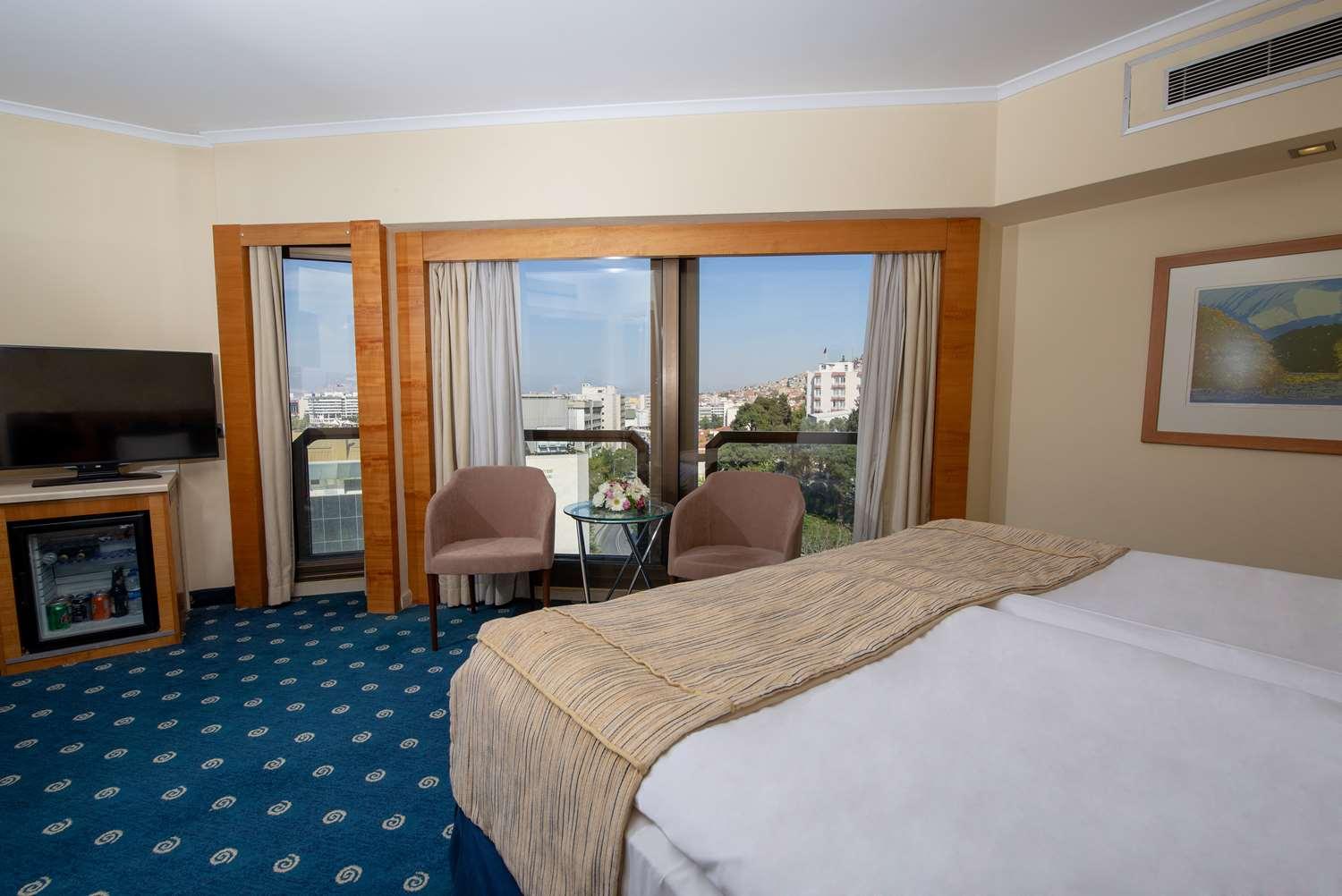 Western Hotel 4*